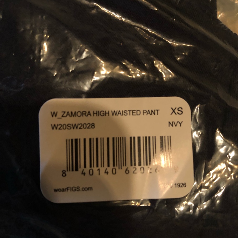 NWT navy XS high-waisted Figs Zamora jogger